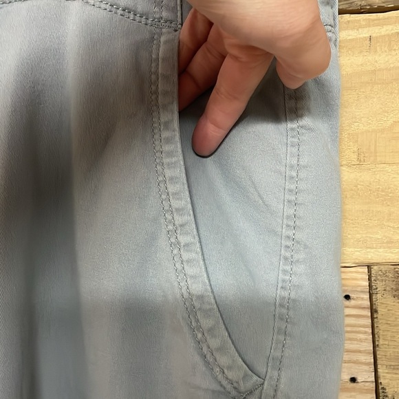 Arizona Jean Co size 42 Classic Fit Gray Cargo Stretchy and Soft Shorts - Picture 5 of 13